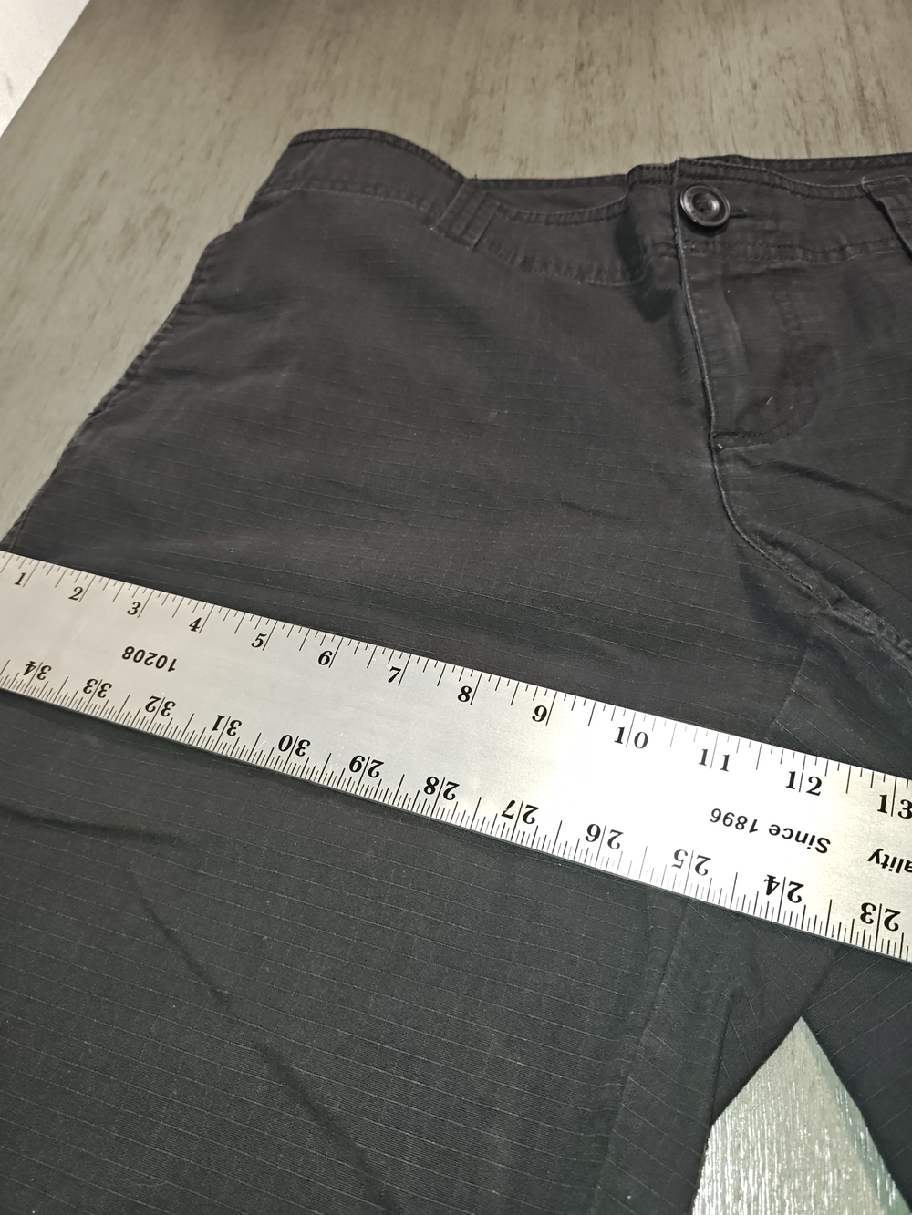 The North Face Woman's Black Cargo Shorts ,Size 10 - Picture 2 of 11